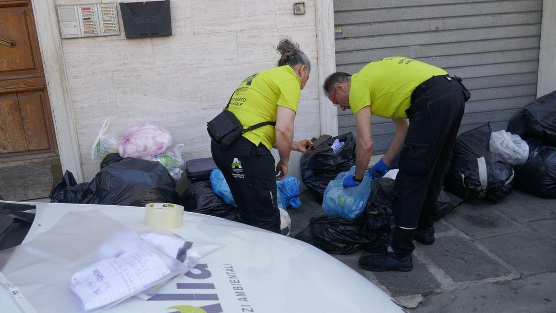 Rifiuti abbandonati. Sos continuo dalla vallata. Impegno e appelli di Alia