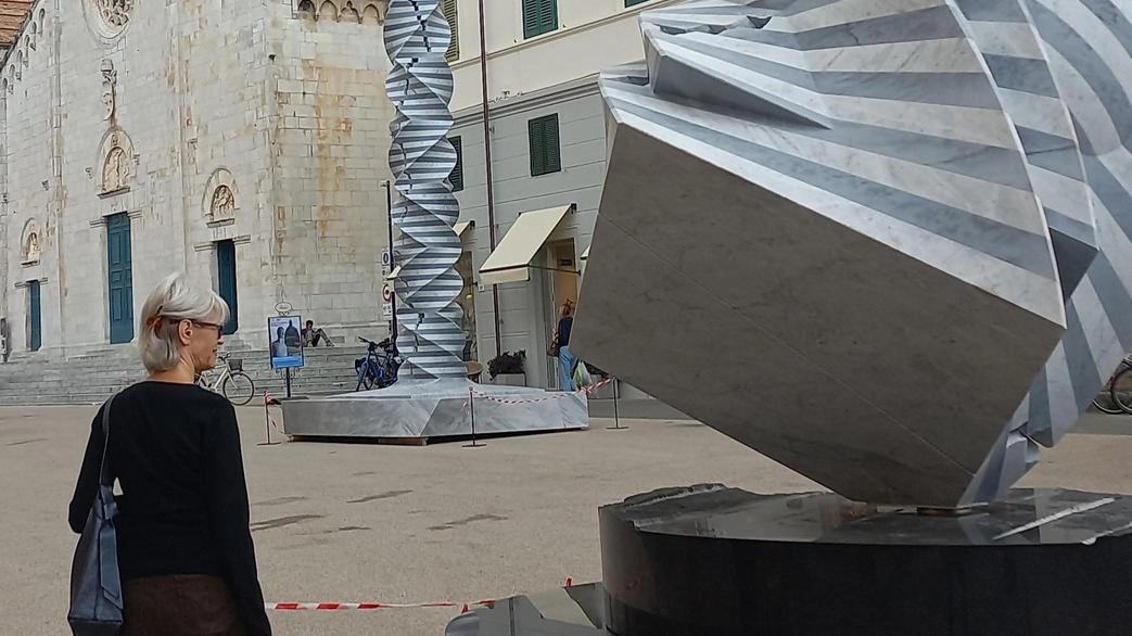 Le monumentali opere dell’artista coreano Park Eun Sun esposte in piazza Duomo durante l’estate 2024 Le monumentali opere dell’artista coreano Park Eun Sun esposte in piazza Duomo durante l’estate 2024