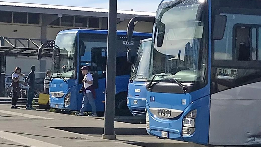 Venerdì 8 stop ai mezzi. Autolinee Toscane senza fasce di garanzia Venerdì 8 stop ai mezzi. Autolinee Toscane senza fasce di garanzia