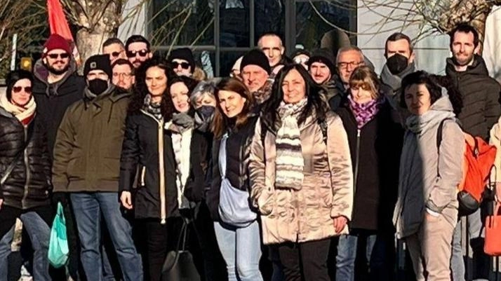 Astensione dal lavoro nella giornata di ieri per i 50 dipendenti della sede a Belvedere di Colle, nel quadro di uno sciopero di carattere regionale per una realtà che annovera in Toscana oltre 400 addetti nel settore della riparazione e dello sviluppo delle infrastrutture in rete Astensione dal lavoro nella giornata di ieri per i 50 dipendenti della sede a Belvedere di Colle, nel quadro di uno sciopero di carattere regionale per una realtà che annovera in Toscana oltre 400 addetti nel settore della riparazione e dello sviluppo delle infrastrutture in rete