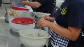 Nella cucina della sagra del pesce Nella cucina della sagra del pesce