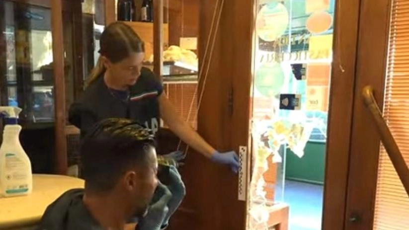 La spaccata da Gambalunga ha fruttato un bottino ricco ai malviventi La spaccata da Gambalunga ha fruttato un bottino ricco ai malviventi