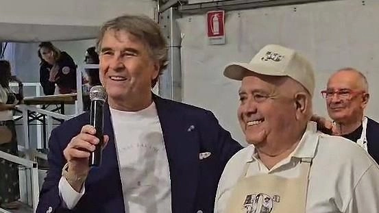 Tra i presenti l’imprenditore Brunello Cucinelli insieme alla presidente dell’Assemblea legislativa dell’Umbria Sarah Bistocchi e al sindaco di Bastia Erigo Pecci Tra i presenti l’imprenditore Brunello Cucinelli insieme alla presidente dell’Assemblea legislativa dell’Umbria Sarah Bistocchi e al sindaco di Bastia Erigo Pecci