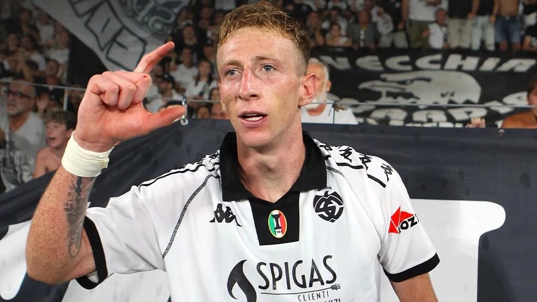 Bertola giovane difensore della squadra ligure Bertola giovane difensore della squadra ligure