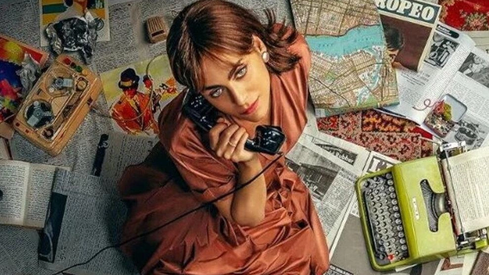 Miriam Leone (a sinistra) è la giornalista. Oriana Fallaci (a destra) nella serie tv ’Miss Fallaci’, da stasera su Raiuno e su Raiplay