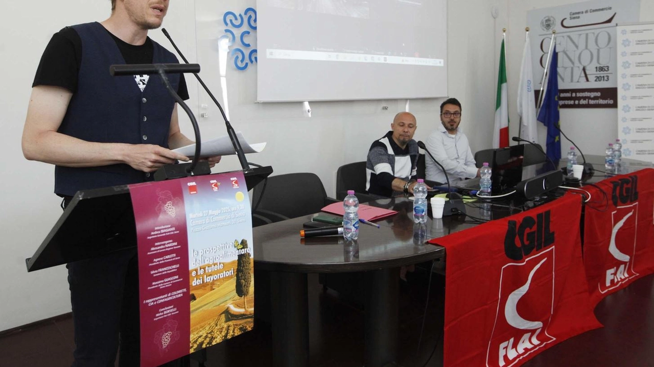 Andrea Biagianti, segretario Flai Cgil Siena, durante il convegno Andrea Biagianti, segretario Flai Cgil Siena, durante il convegno