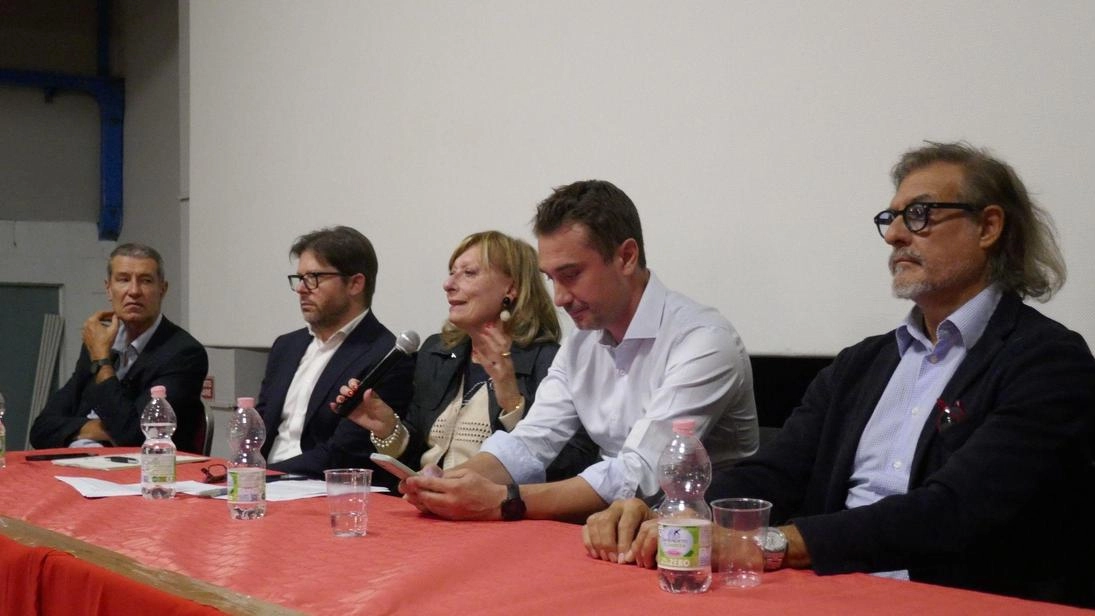 Dem, Sinistra Unita, 5Stelle: il campo largo trova convergenze e detta nuove regole "Prima di parlare di allargare la holding al resto della Toscana ampliamo il dibattito tra i soci" . Dem, Sinistra Unita, 5Stelle: il campo largo trova convergenze e detta nuove regole "Prima di parlare di allargare la holding al resto della Toscana ampliamo il dibattito tra i soci" .