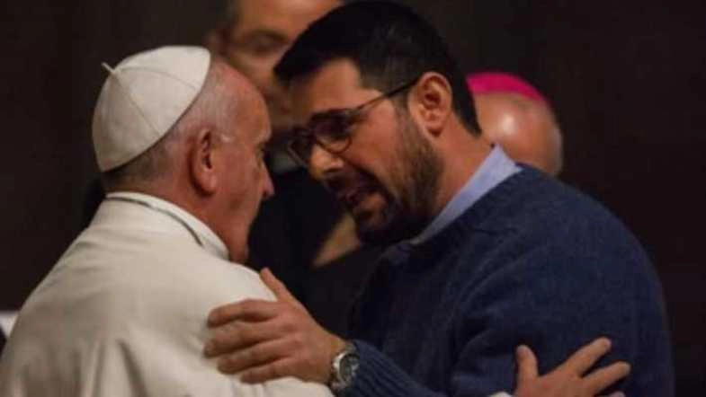 Il parroco arrivato nel 1993 in Italia come profugo "Bussai alla chiesa di San Gervasio e fui accolto. Nel 2015 raccontai la mia storia a Bergoglio".
