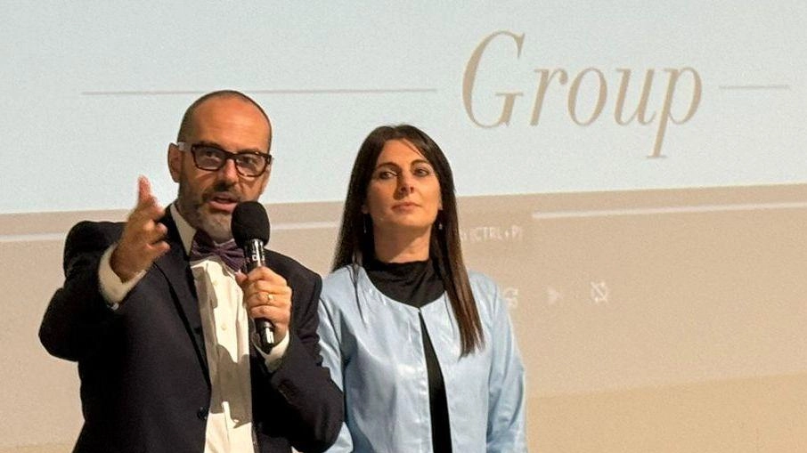 VisMederi espande la sua presenza a Colle Val d'Elsa con nuovi laboratori, portando speranza all'economia senese in crisi. VisMederi espande la sua presenza a Colle Val d'Elsa con nuovi laboratori, portando speranza all'economia senese in crisi.