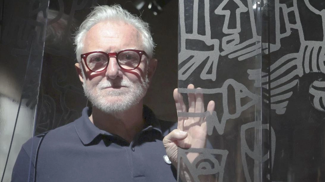 Giovanni Maranghi è l’artista che ha inventato il “Kristal“, è nato a Lastra a Signa e ha fatto della sperimentazione la cifra della sua arte Giovanni Maranghi è l’artista che ha inventato il “Kristal“, è nato a Lastra a Signa e ha fatto della sperimentazione la cifra della sua arte