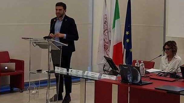 L’intervento del consigliere comunale Riccardo Vescovi al convegno dell’Ordine di categoria "Denunciare chi esercita senza titolo e migliorare il quadro normativo di riferimento". L’intervento del consigliere comunale Riccardo Vescovi al convegno dell’Ordine di categoria "Denunciare chi esercita senza titolo e migliorare il quadro normativo di riferimento".