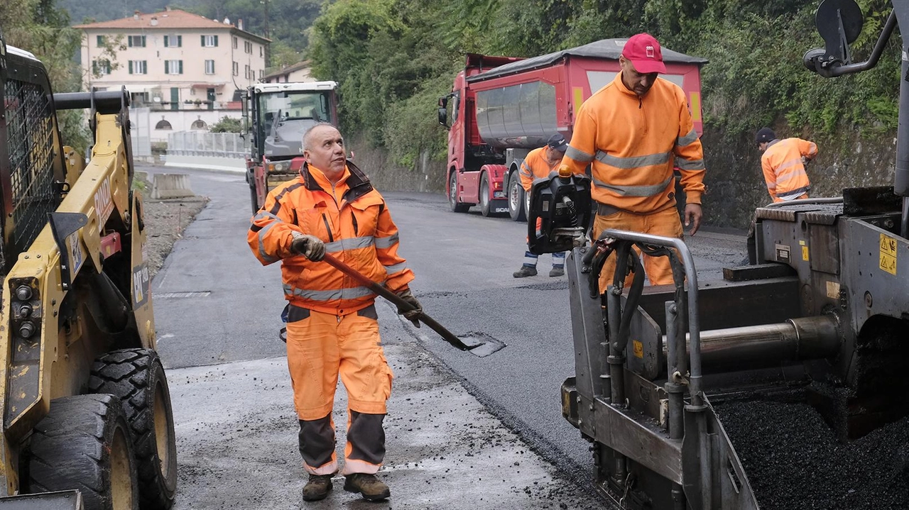 Il Comune ha previsto la riqualificazione stradale e l’asfaltatura di via Buozzi, di Vittorio, della Resistenza Piazza Chellini Il Comune ha previsto la riqualificazione stradale e l’asfaltatura di via Buozzi, di Vittorio, della Resistenza Piazza Chellini