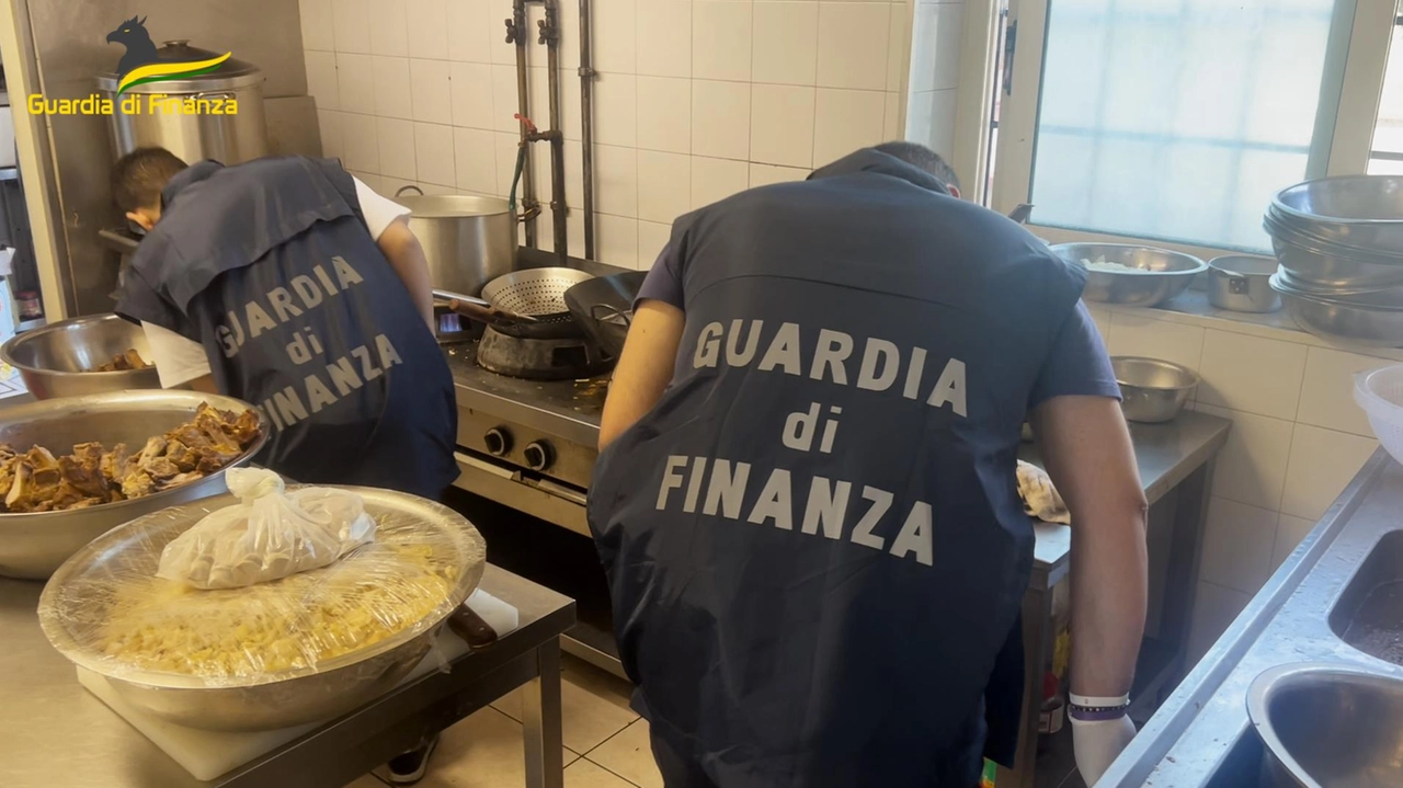 Controlli della guardia di Finanza, chiusi 5 ristoranti a Prato Controlli della guardia di Finanza, chiusi 5 ristoranti a Prato