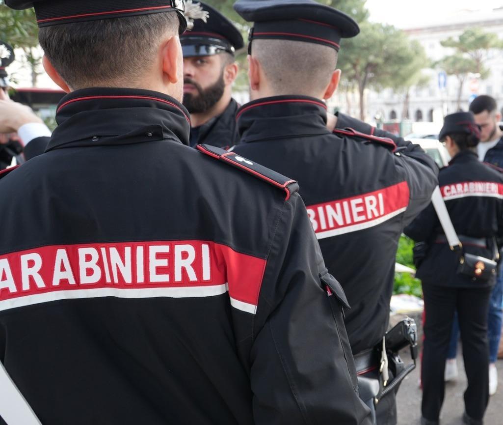 Bagnolo presa di mira. Vandali al centro sportivo e sacchi neri abbandonati Bagnolo presa di mira. Vandali al centro sportivo e sacchi neri abbandonati