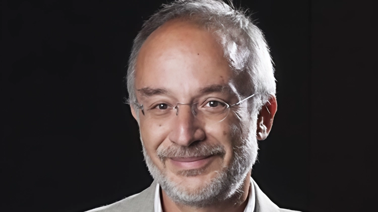 Ultimo appuntamento dell’anno con Pecci Books, giovedì alle 18.30: il noto botanico e saggista Stefano Mancuso (nella foto) presenterà La... Ultimo appuntamento dell’anno con Pecci Books, giovedì alle 18.30: il noto botanico e saggista Stefano Mancuso (nella foto) presenterà La...