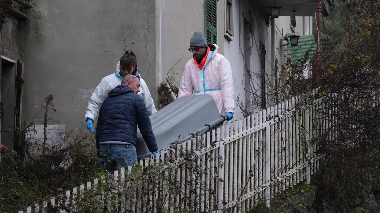 Il recupero della salma (Foto Pasquali) Il recupero della salma (Foto Pasquali)