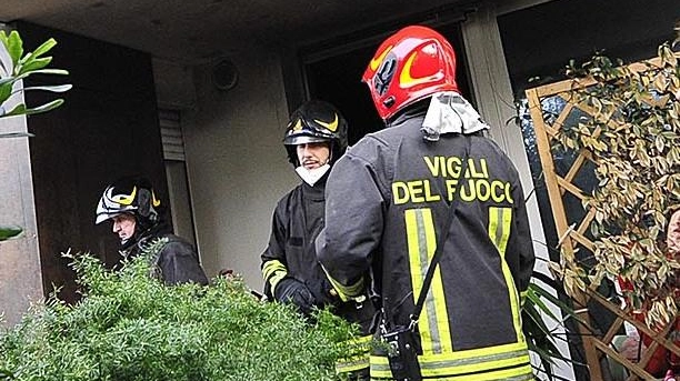 I vigili del fuoco di Perugia. sono subito intervenuti all’istituto scolastico