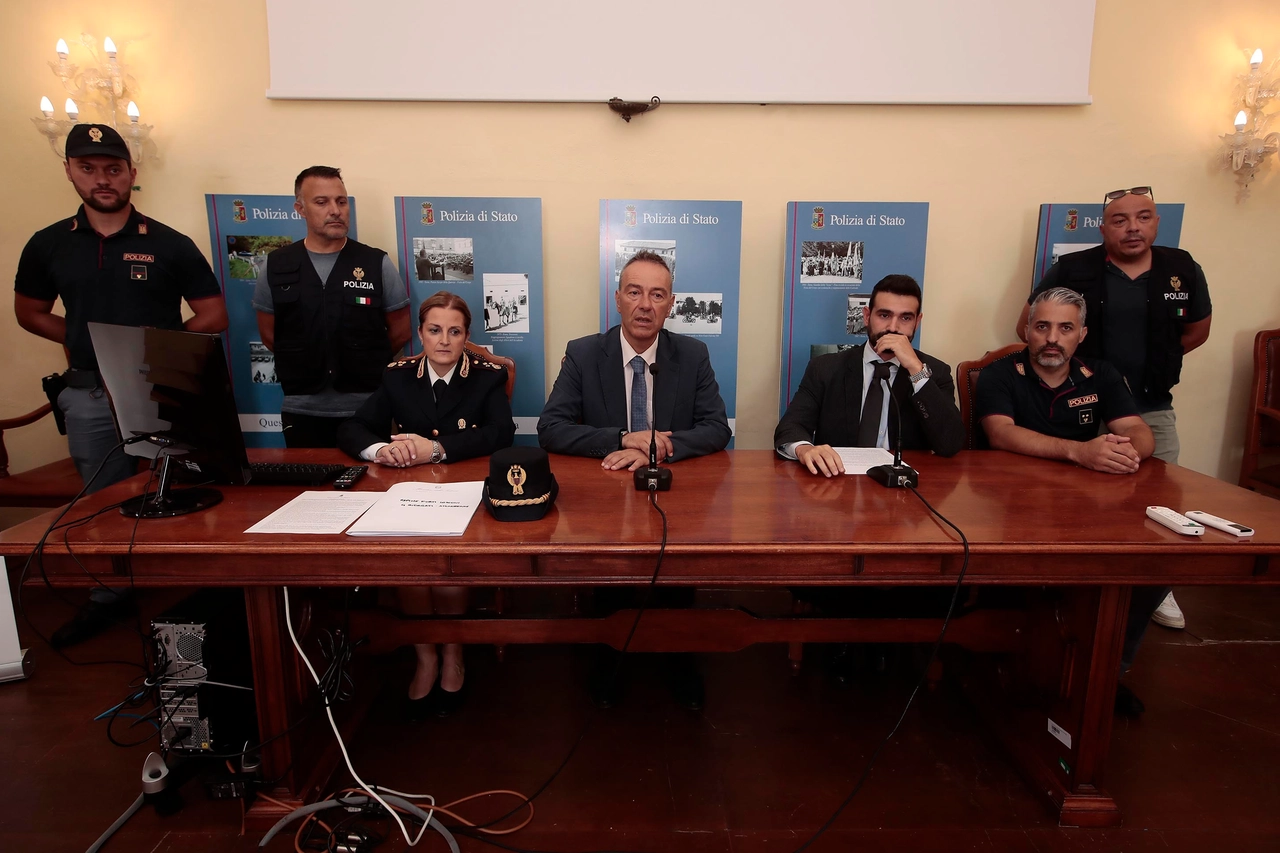 CONFERENZA POLIZIA