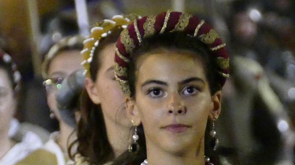 Il corteggio in una delle passate edizioni. A destra, Giorgio Silli Il corteggio in una delle passate edizioni. A destra, Giorgio Silli