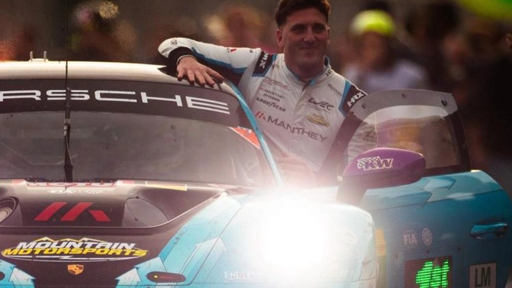 Il driver marliese trionfa nel secondo round del mondiale Endurance a Imola. Sulla Porsche 92 insieme a lui l’americano Hardwick e l’austriaco Lietz.