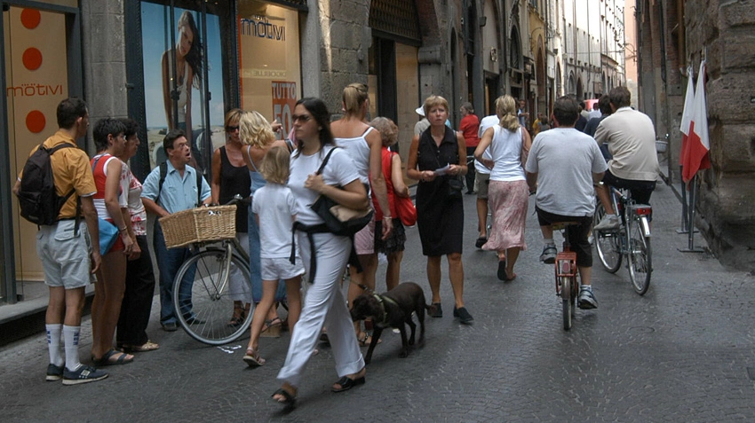 Affitti alle stelle e fondi sfitti, viaggio nelle strade dello shopping a Lucca