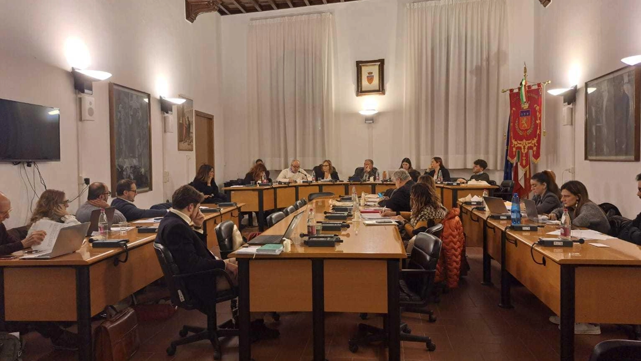 Una delle riunioni del Consiglio comunale di Poggibonsi Una delle riunioni del Consiglio comunale di Poggibonsi