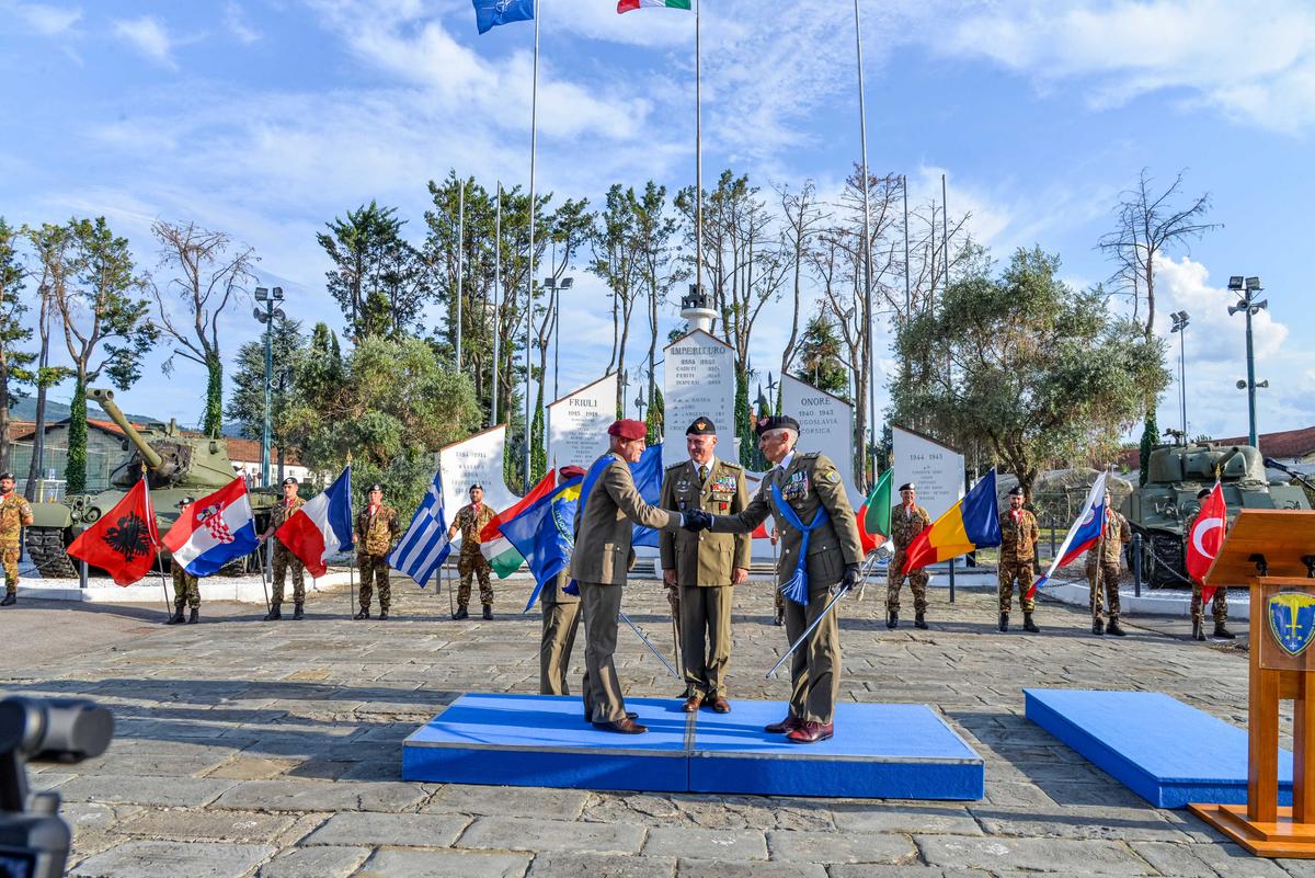 Cambio in comando alla caserma Predieri di Rovezzano Cambio in comando alla caserma Predieri di Rovezzano