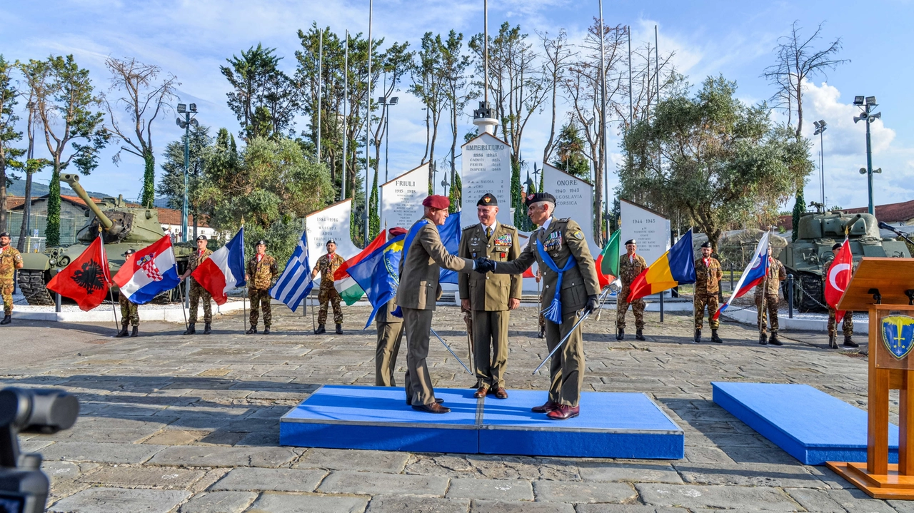 La cerimonia di passaggio tra i generali Quarto e Scuderi La cerimonia di passaggio tra i generali Quarto e Scuderi