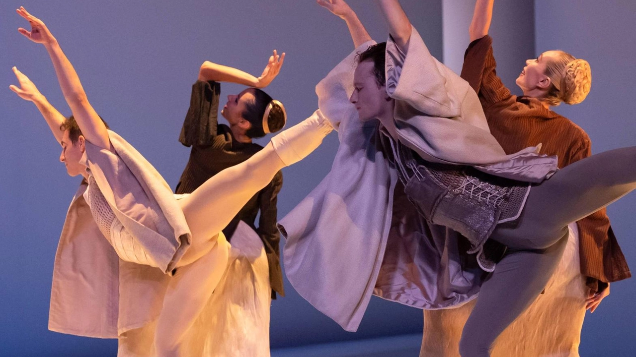 Il balletto al Teatro del Maggio con la compagnia Les Ballets de Monte-Carlo Il balletto al Teatro del Maggio con la compagnia Les Ballets de Monte-Carlo