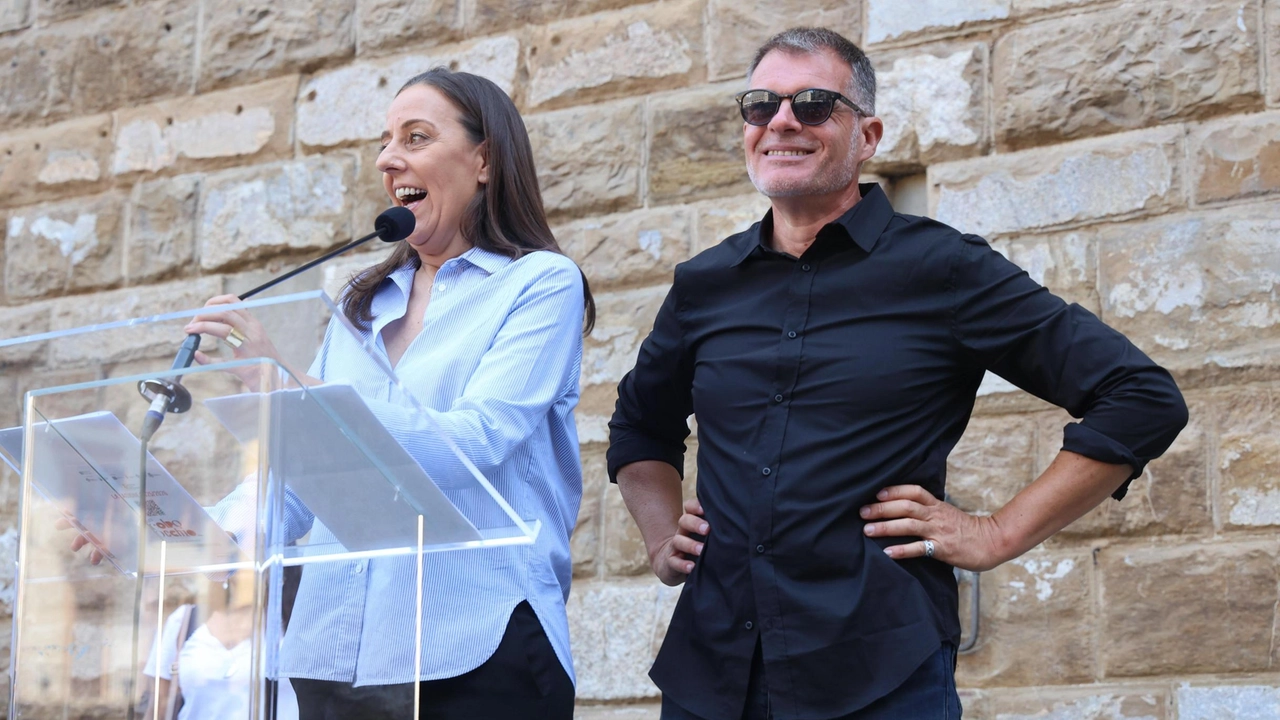 Il direttore artistico e il sottosegretario si incontreranno in un vertice pubblico davanti alla stampa. La sindaca Funaro: "Mi auguro che il governo ci ripensi e che ci si possa confrontare per il bene di Firenze".