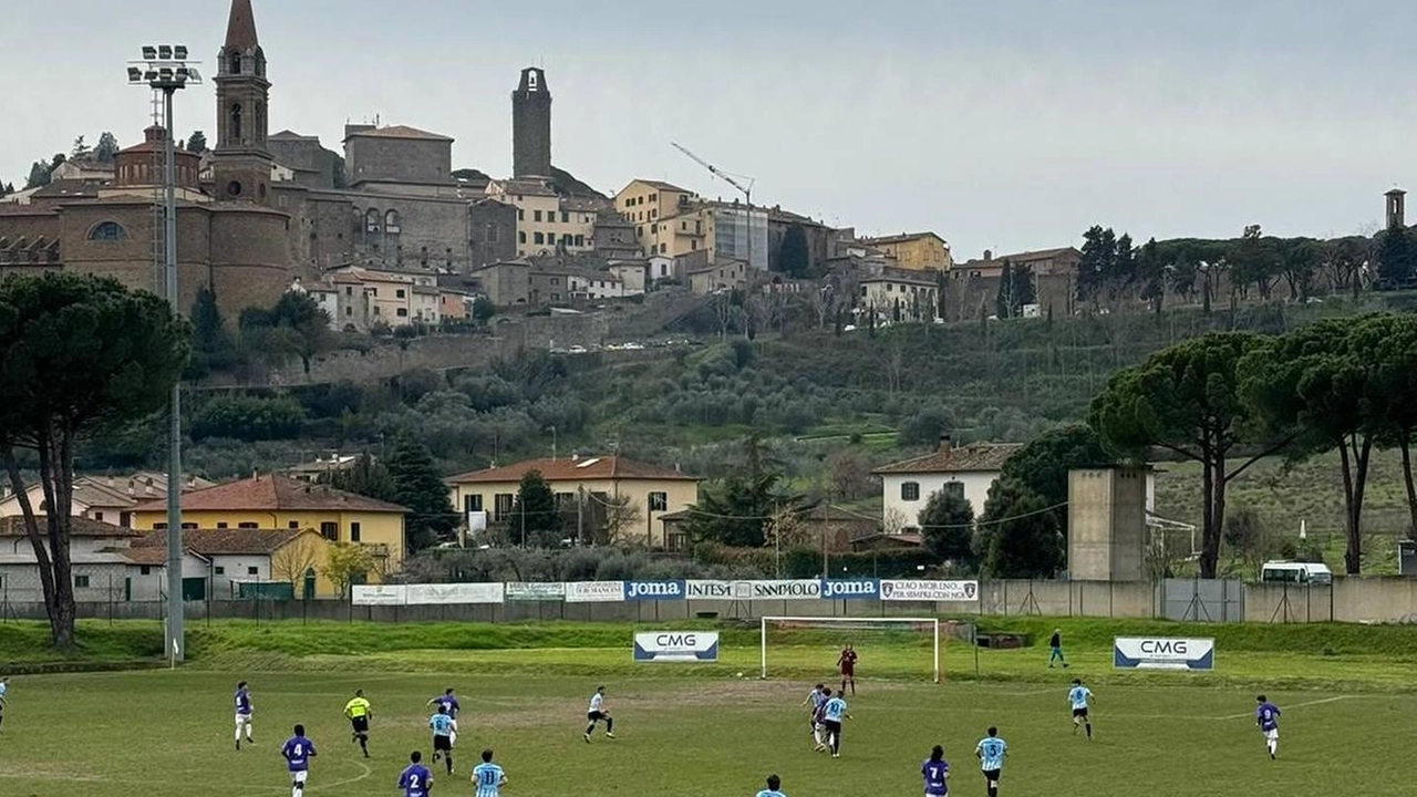 Una immagine del manto erboso del Faralli che diventerà artificiale Una immagine del manto erboso del Faralli che diventerà artificiale