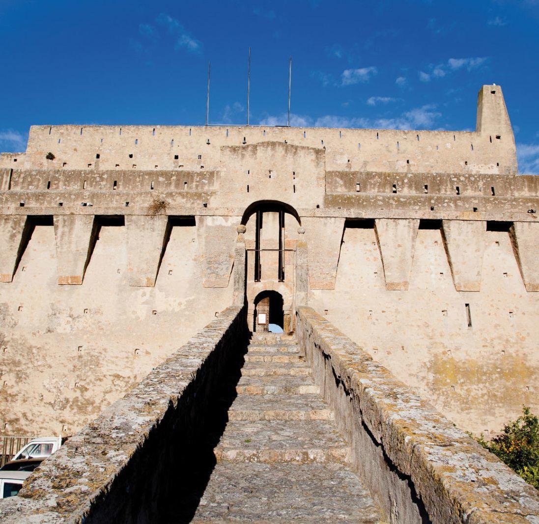 ’Aqua Mater’. Serie di mostre alla fortezza ’Aqua Mater’. Serie di mostre alla fortezza