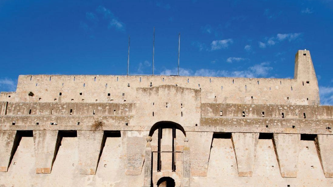 MONTE ARGENTARIO La fortezza spagnola di Porto Santo Stefano sarà la location protagonista di ’Aqua Mater’, una serie di mostre che... MONTE ARGENTARIO La fortezza spagnola di Porto Santo Stefano sarà la location protagonista di ’Aqua Mater’, una serie di mostre che...
