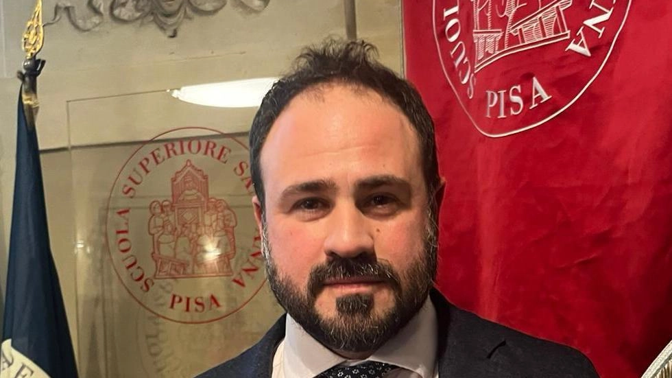 Ordinario di Bioingegneria all’istituto di Biorobotica, è il più giovane rettore . Ordinario di Bioingegneria all’istituto di Biorobotica, è il più giovane rettore .
