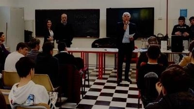 “Dall’inferno all’Infinito”. Antologia poetica di performance recitative. È il titolo della giornata dedicata alla poesia, tenutasi il 21 marzo, “Giornata...
