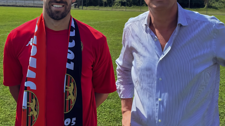 Tesserati ufficialmente i primi giocatori del nuovo club: sono Milan, Pupeschi, l’"ex" Santeramo, Caggianese e Bartolotta. Ruoli e profili