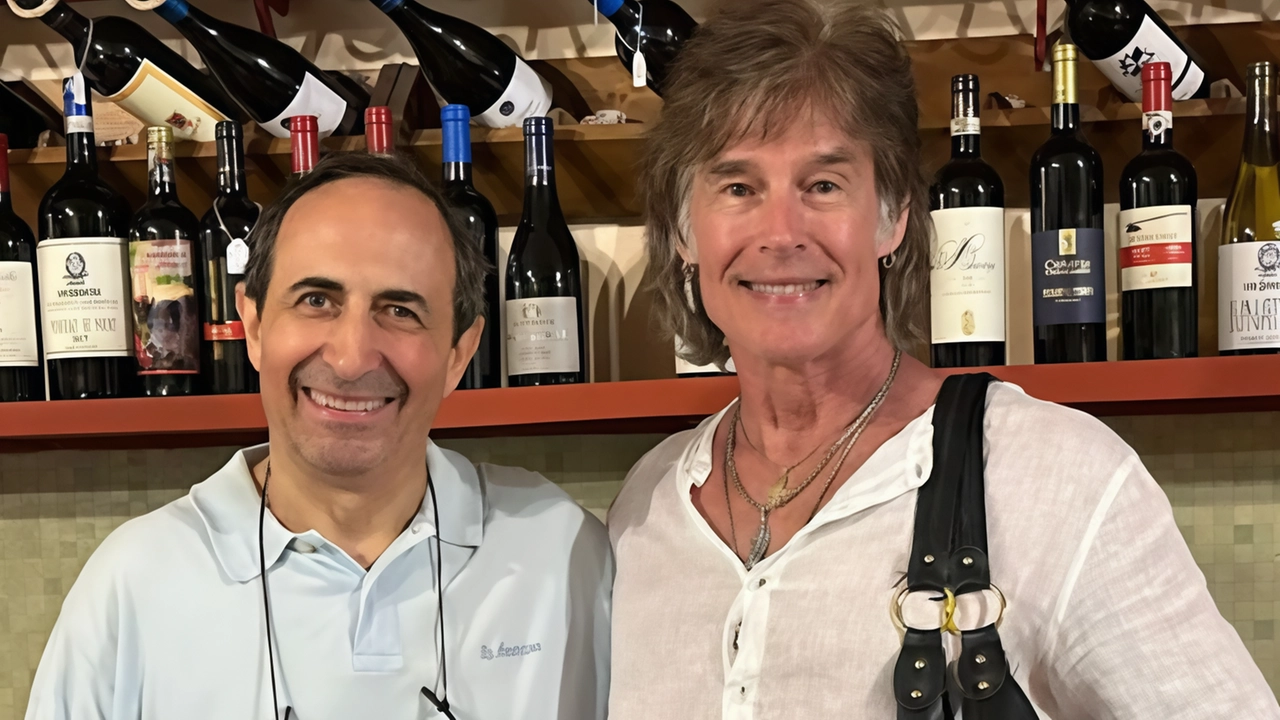 Il titolare della trattoria toscana 'Cantinetta del Nonno' a San Casciano si è trovato a servire l'attore Ronn Moss, noto per il ruolo di Ridge nella soap opera 'Beautiful'. Moss ha gentilmente accettato di mandare un saluto video alla madre di Giuseppe Casu e ha apprezzato piatti tipici toscani come il cinghiale alla maremmana e il peposo, accompagnati da vino Chianti e vin santo. Il locale ha già ospitato altri personaggi famosi, tra cui l'ex presidente Cossiga.