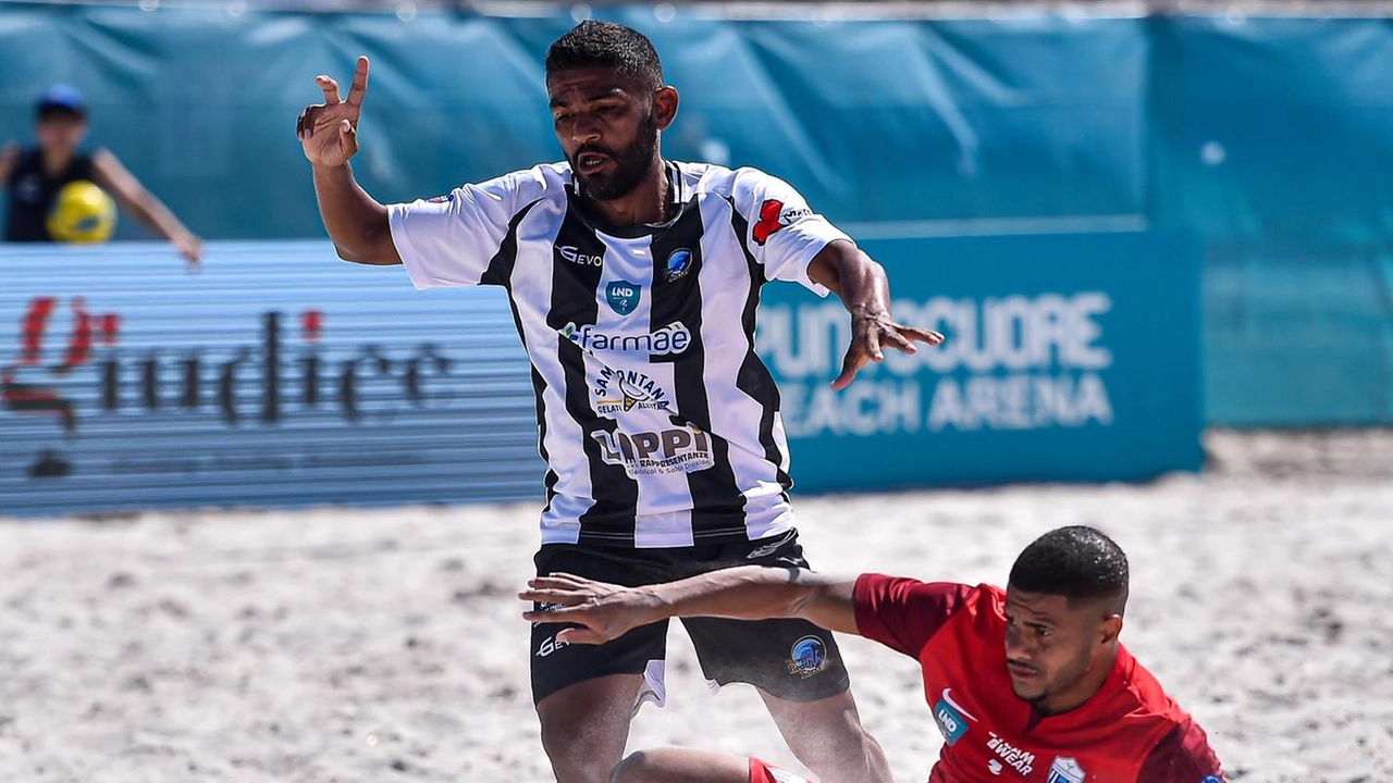 Il Viareggio battuto dal Napoli nella gara inaugurale del campionato di serie A Il Viareggio battuto dal Napoli nella gara inaugurale del campionato di serie A