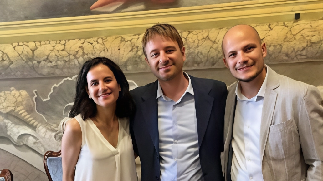Il capogruppo de La Città delle Persone critica la decisione di non rinnovare l'incarico di direzione artistica al Teatro Verdi a Cristian Carrara, sottolineando i successi ottenuti e chiedendo spiegazioni al presidente e al cda. Il capogruppo de La Città delle Persone critica la decisione di non rinnovare l'incarico di direzione artistica al Teatro Verdi a Cristian Carrara, sottolineando i successi ottenuti e chiedendo spiegazioni al presidente e al cda.