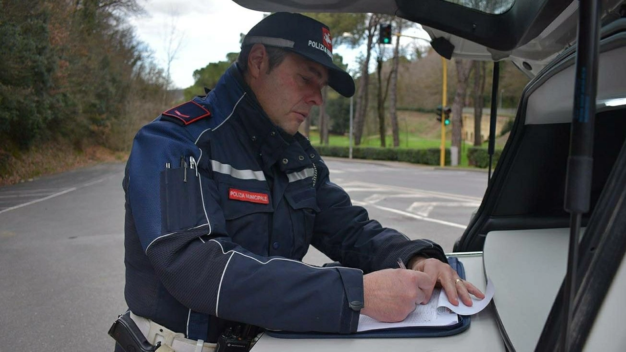 Sono molto preoccupatii sindaci della Lunigiana vista la carenza organica della polizia municipale: necessario un intervento immediato Sono molto preoccupatii sindaci della Lunigiana vista la carenza organica della polizia municipale: necessario un intervento immediato