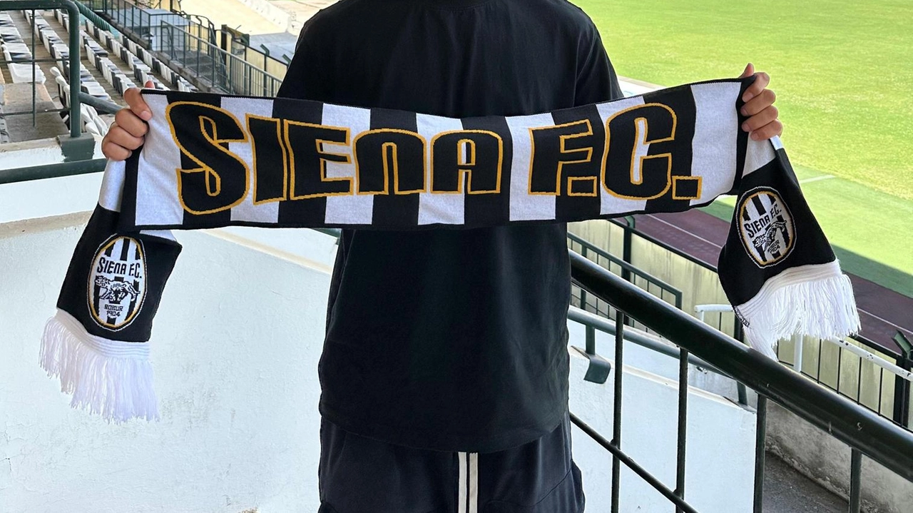 Andrea Danilo Di Vincenzo (foto) è il nuovo portiere della Robur. Classe 2007, è cresciuto nel settore giovanile della... Andrea Danilo Di Vincenzo (foto) è il nuovo portiere della Robur. Classe 2007, è cresciuto nel settore giovanile della...