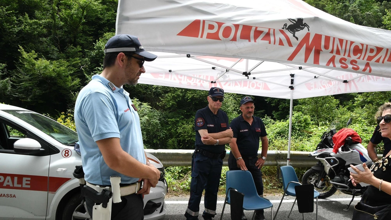 La polizia municipale a Guadine: adesso nuovi stalli per i residenti La polizia municipale a Guadine: adesso nuovi stalli per i residenti