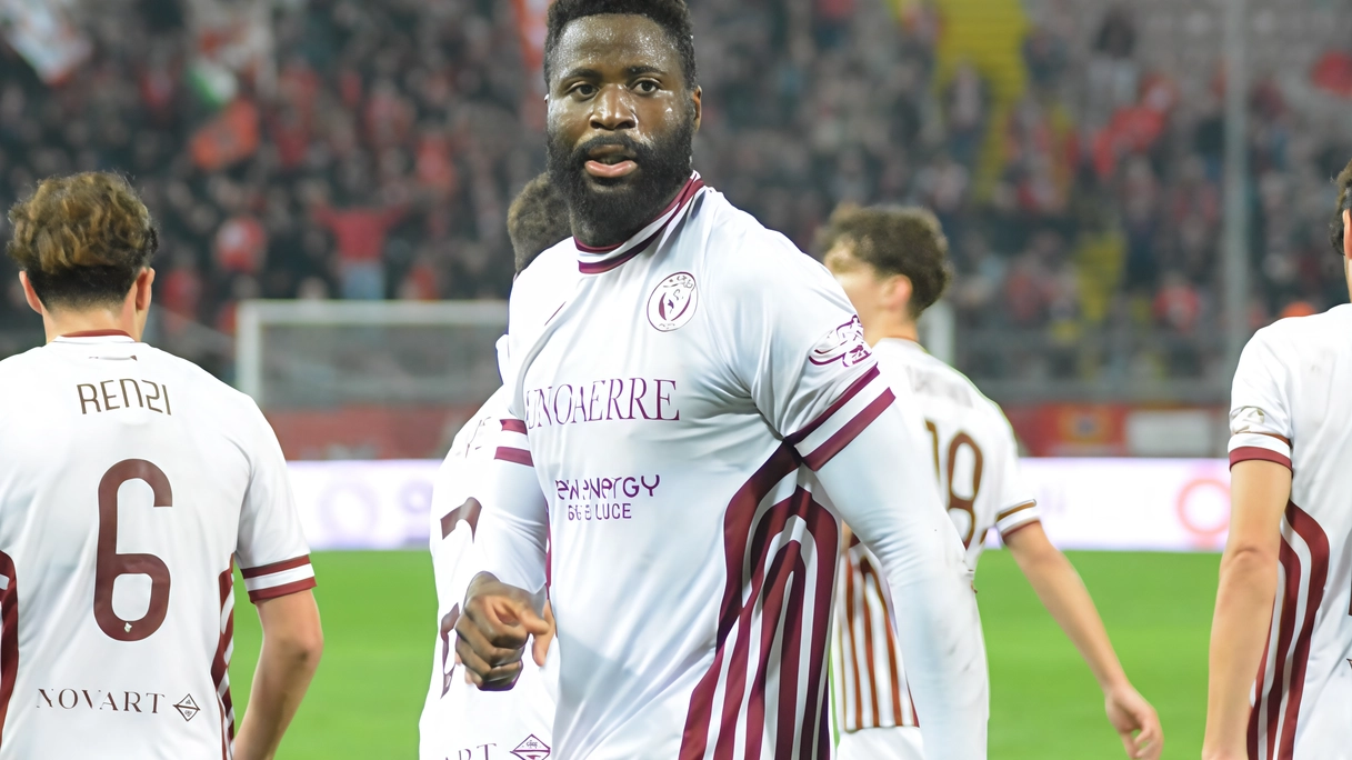Roberto Ogunseye, 29 anni, al Curi ha raggiunto la 6 reti stagionali tornando al gol dopo più di un mese Roberto Ogunseye, 29 anni, al Curi ha raggiunto la 6 reti stagionali tornando al gol dopo più di un mese