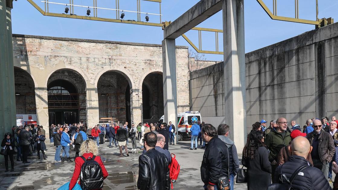 https://www.lanazione.it/image-service/view/acePublic/alias/contentid/ZDc1NGRmMDUtZDk0NS00/0/lassemblea-chiantibanca-talk-dibattiti-e-soci-in-festa-solidi-e-forti-sul-territorio.jpeg?f=16:9&w=1200&h=630