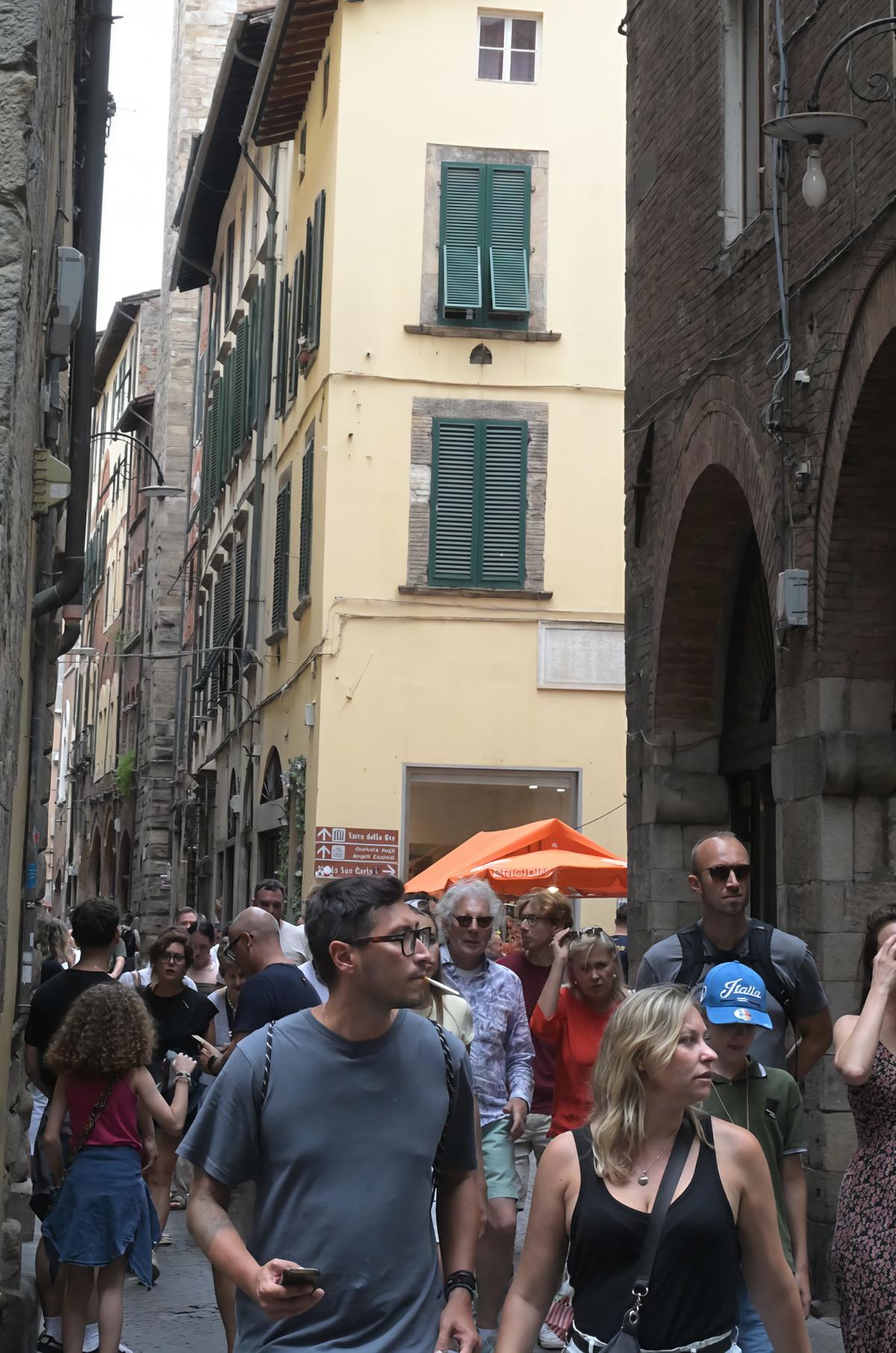 https://www.lanazione.it/image-service/view/acePublic/alias/contentid/ZDc2MjZlY2EtNjhlMS00/0/alberghi-primi-in-italia-per-rincari-aumenti-del-20-in-un-anno-i-dati-sullaccoglienza-a-lucca.jpeg?f=1.91:1&w=1200