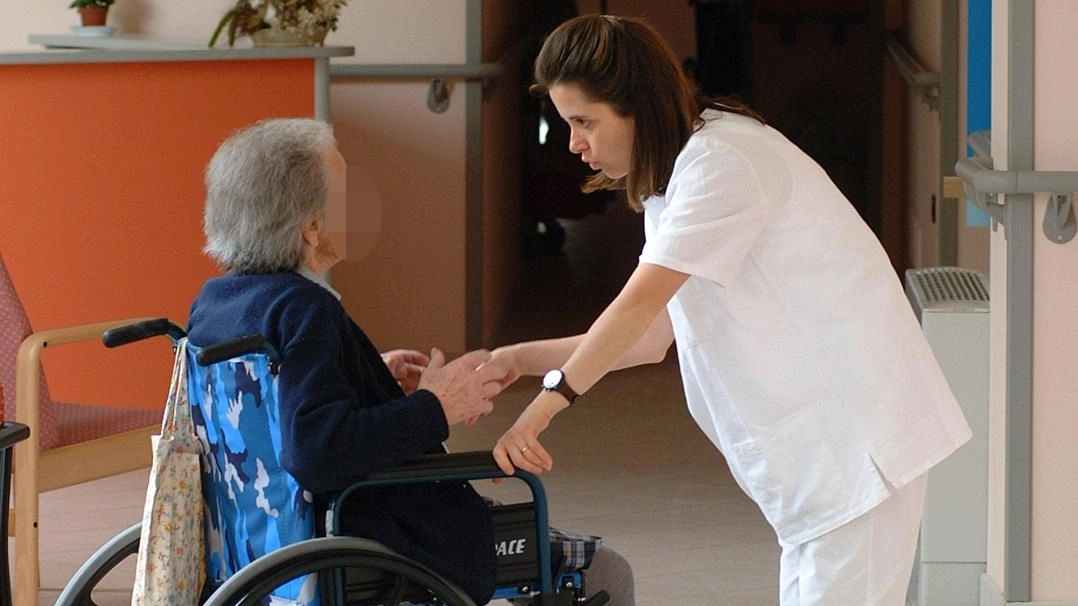 L’anziana di 87 anni, ricoverata nella Rsa, non era autosufficiente. (foto di repertorio) L’anziana di 87 anni, ricoverata nella Rsa, non era autosufficiente. (foto di repertorio)