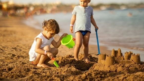 In Maremma le spiagge a misura di bambino sono a Castiglione, Marina di Grosseto, Principina, Follonica e Monte Argentario
