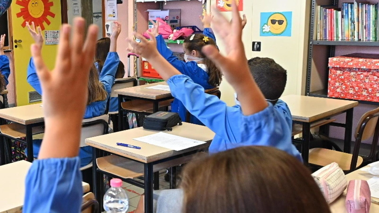 Obiettivo prioritario del percorso è quello di mettere in campo interventi e attività contro la povertà educativa di giovani e giovanissimi in Valdinievole Obiettivo prioritario del percorso è quello di mettere in campo interventi e attività contro la povertà educativa di giovani e giovanissimi in Valdinievole