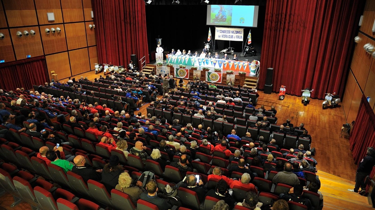 Il Teatro Era è stato declassato, non avrà più il titolo “nazionale“. Ora l’opposizione insorge contro il sindaco Franconi Il Teatro Era è stato declassato, non avrà più il titolo “nazionale“. Ora l’opposizione insorge contro il sindaco Franconi