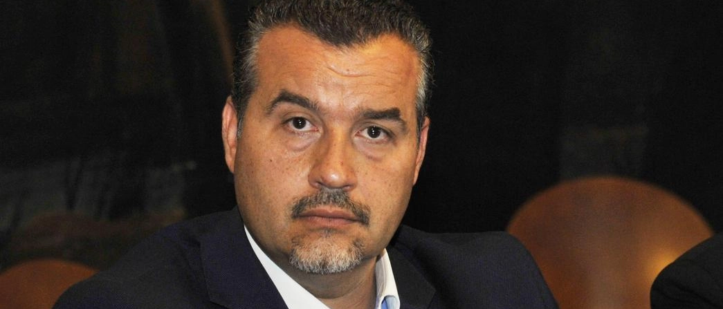 Arredi scolastici usati alle associazioni